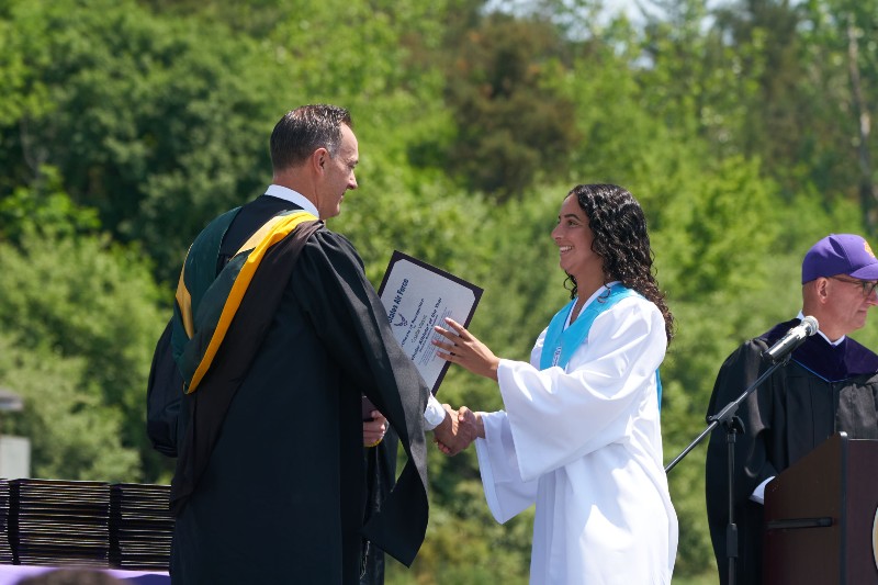 awards ceremony june 2023 image of giselle vlassis from cba