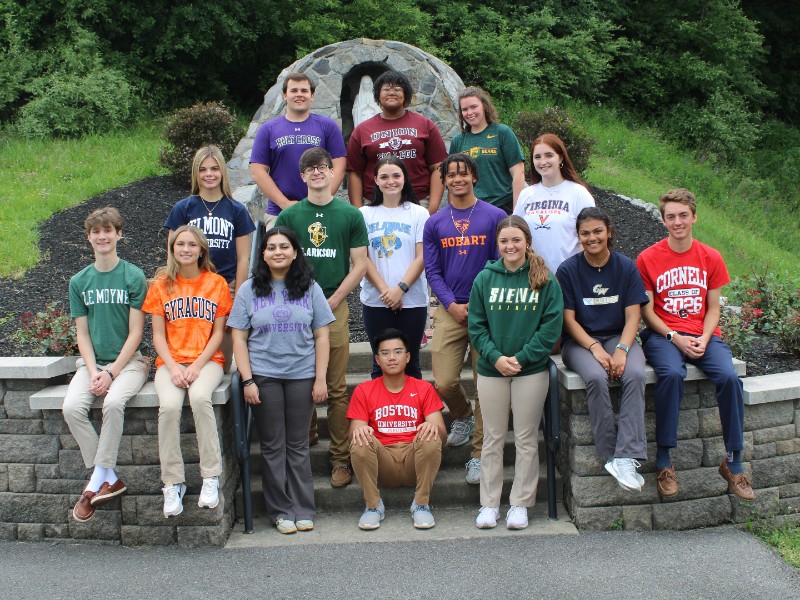 academic excellence near syracuse ny image of students on field trip from cba
