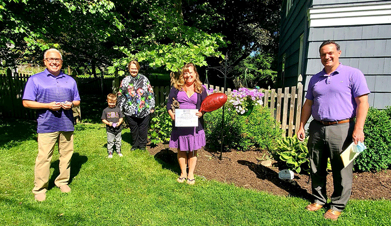 2020 Year In Review near syracuse ny image of students gardening