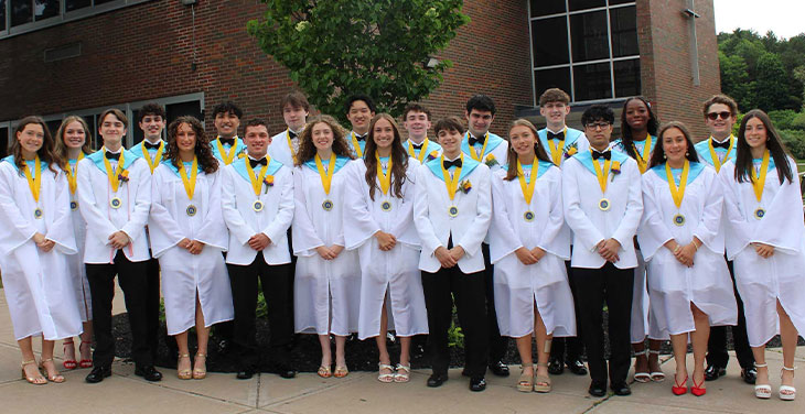 how does CBA develop character and leadership students with scholar awards