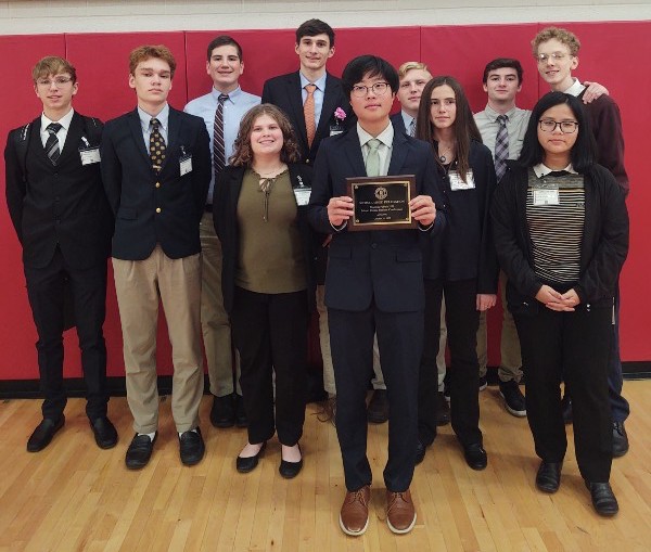 Model UN Team Wins Distinguished Delegation Award near syracuse ny image of students photo with award