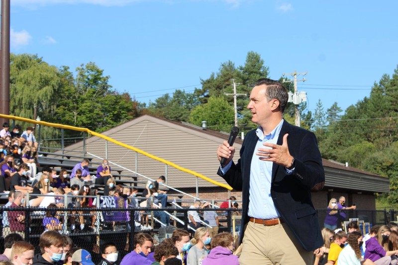 Welcome Back Students near syracuse ny image of president matt keough speaking to students